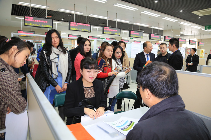 2013年江苏省自考毕业生专场招聘会成功举办